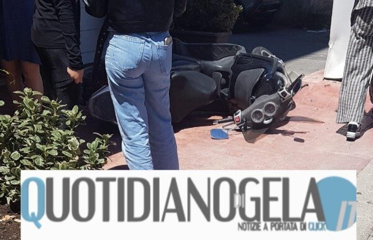 Impatto tra una minicar e uno scooter: incidente ancora nel tratto in direzione di Settefarine - 