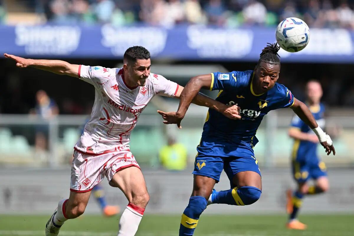 Il Verona batte 2-1 la Fiorentina e vede la salvezza - 