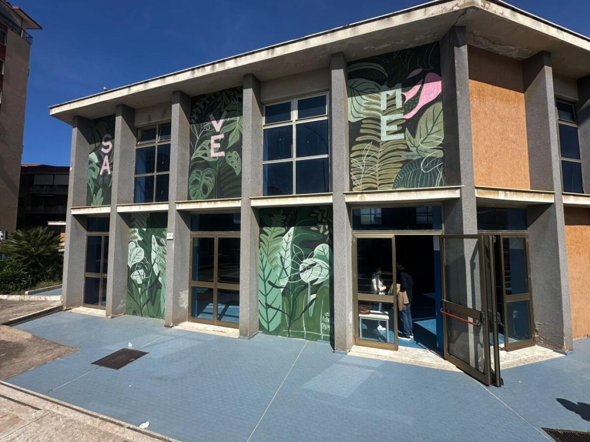 "La terra e' nelle nostre mani" nel murales di Collodoro - 