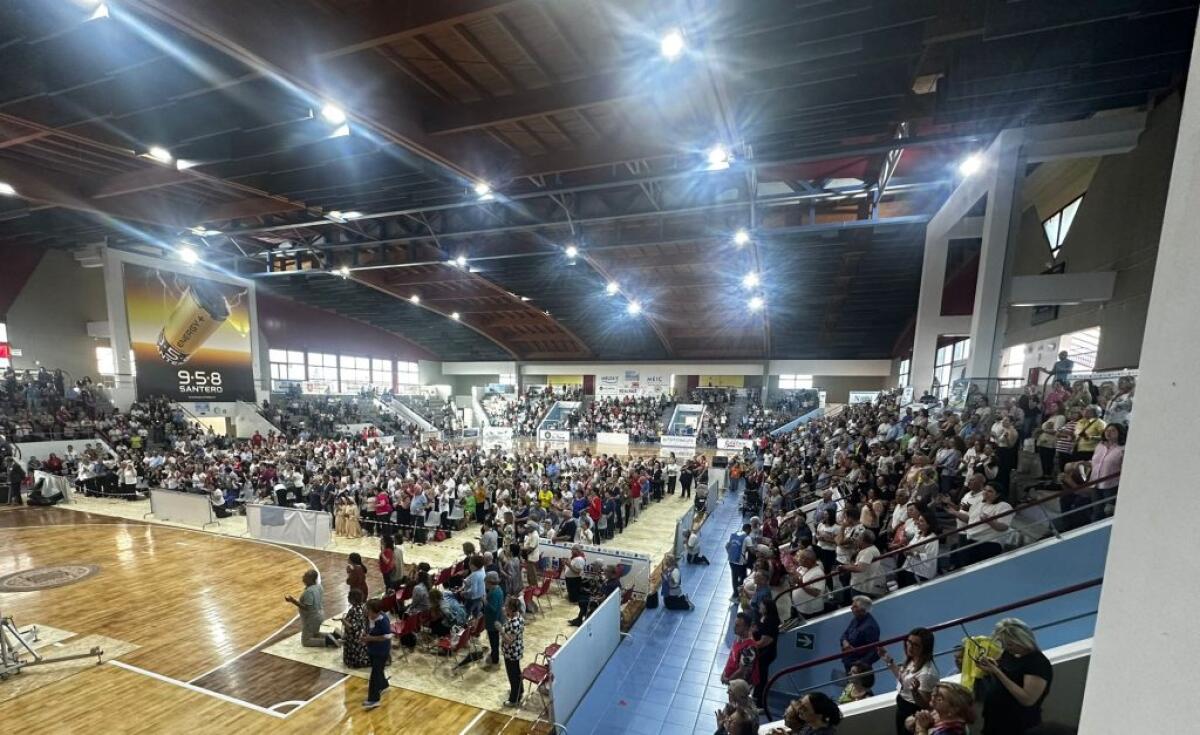 Il Rinnovamento nello Spirito  della diocesi festeggia  la Pentecoste al palaLivatino - 