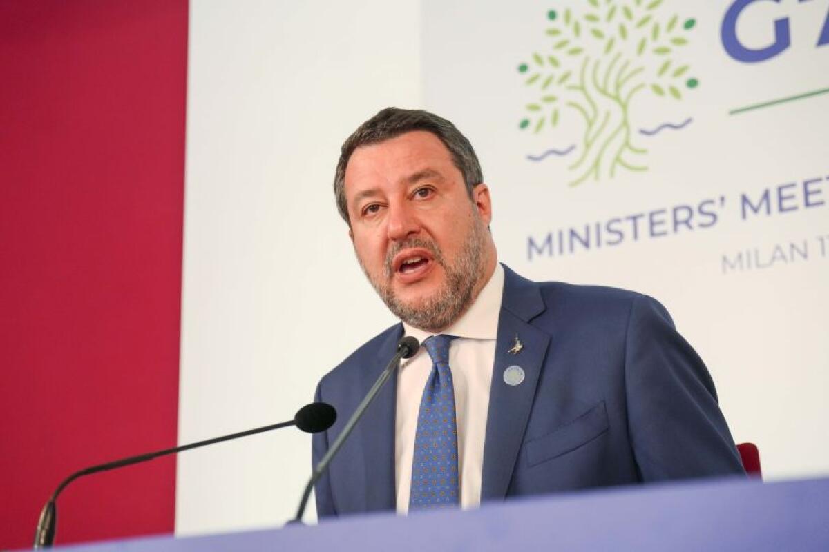 Salvini “Ci vuole più Italia in Europa, poteri forti non ci amano” - 