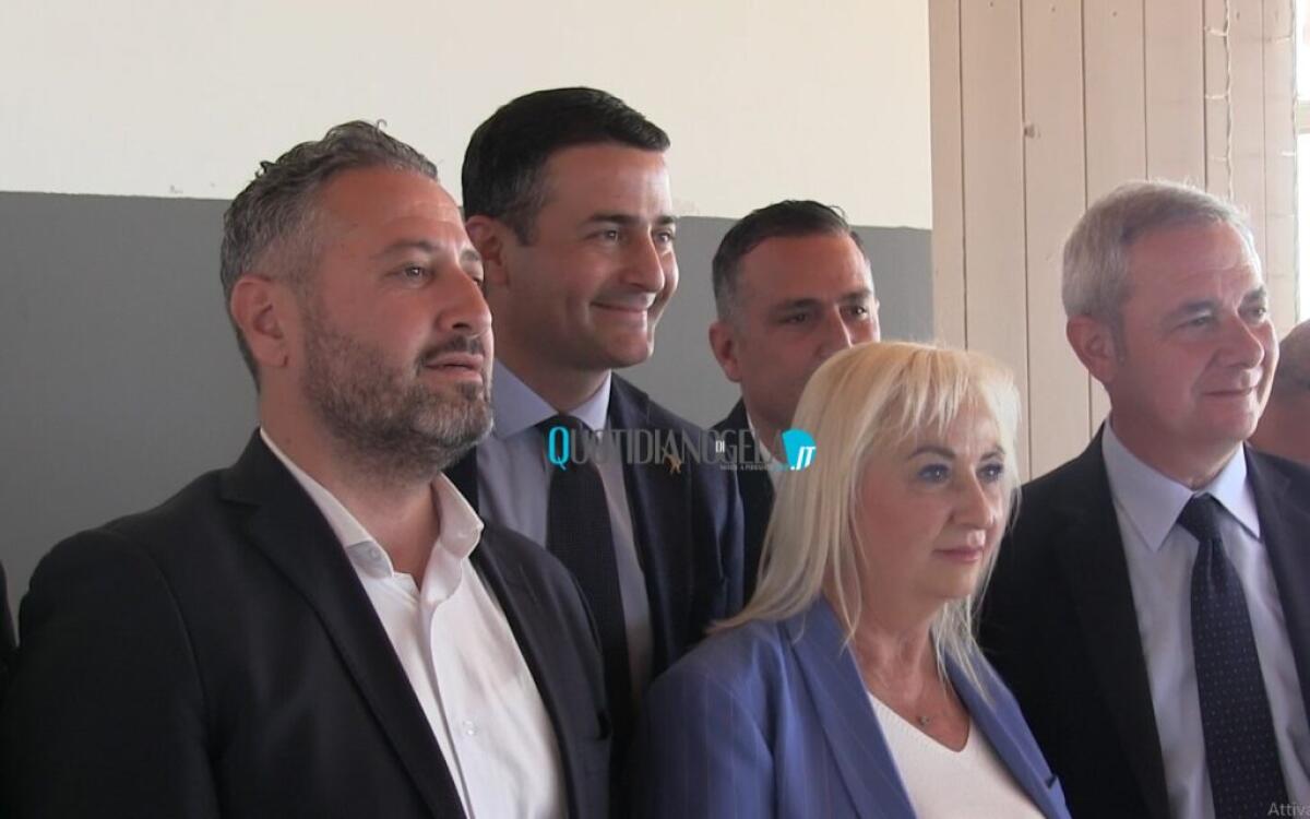 "Il centrodestra è nella coalizione per Cosentino", Scuvera: "Vogliamo battere il candidato di Pd e M5s" - Scuvera e Cosentino insieme agli alleati