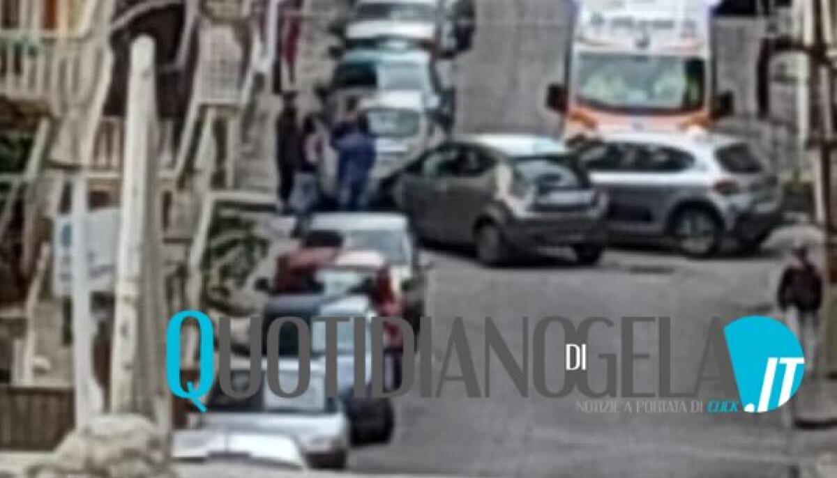 Scontro tra auto, necessario l'intervento dei soccorritori fra via Po e via Perugia - 