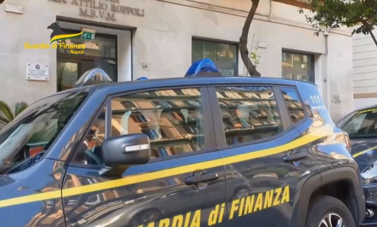 Camorra e riciclaggio, 5 arresti e sequestri per 3,5 mln a Napoli - 