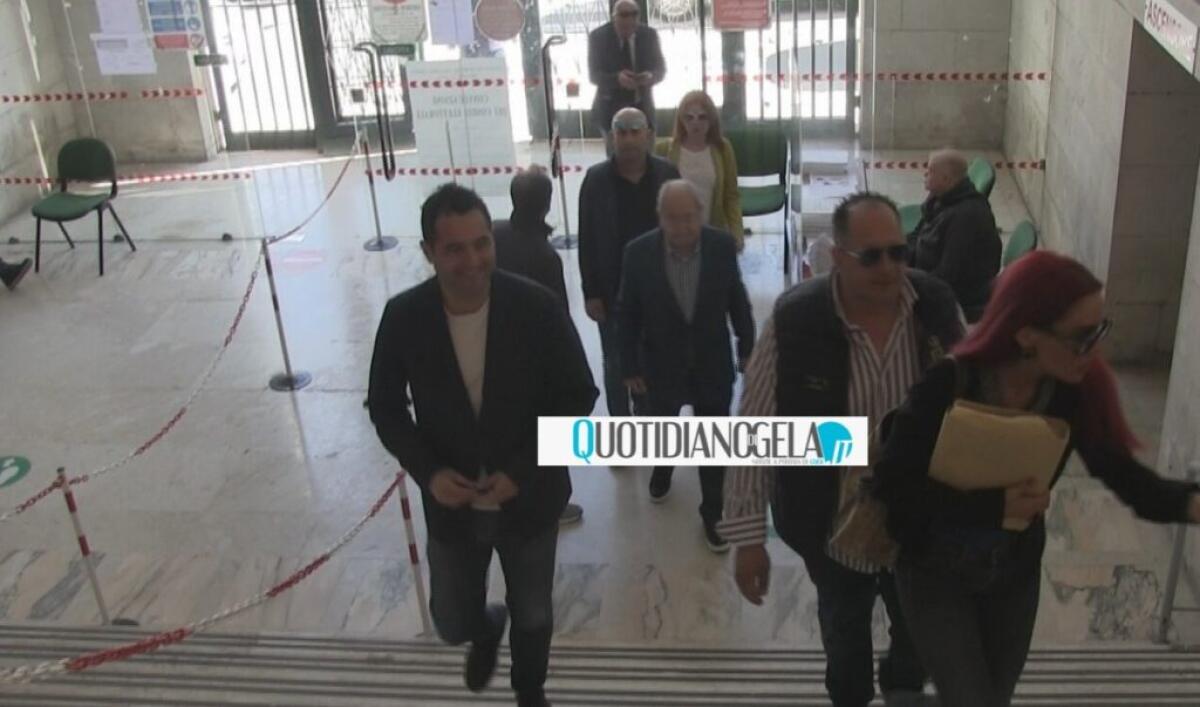 In municipio la coalizione di Di Stefano, depositate le prime liste - 