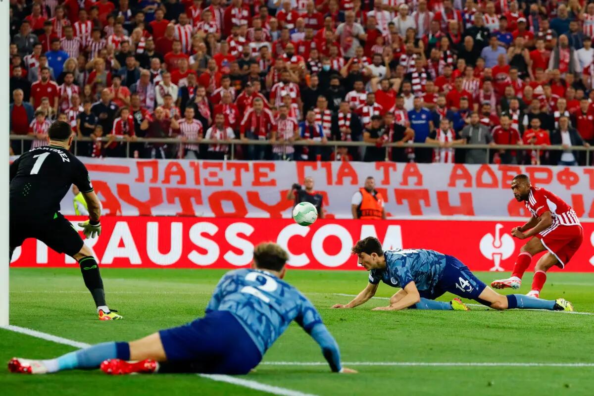 Aston Villa ko, Olympiacos-Fiorentina finale di Conference - 