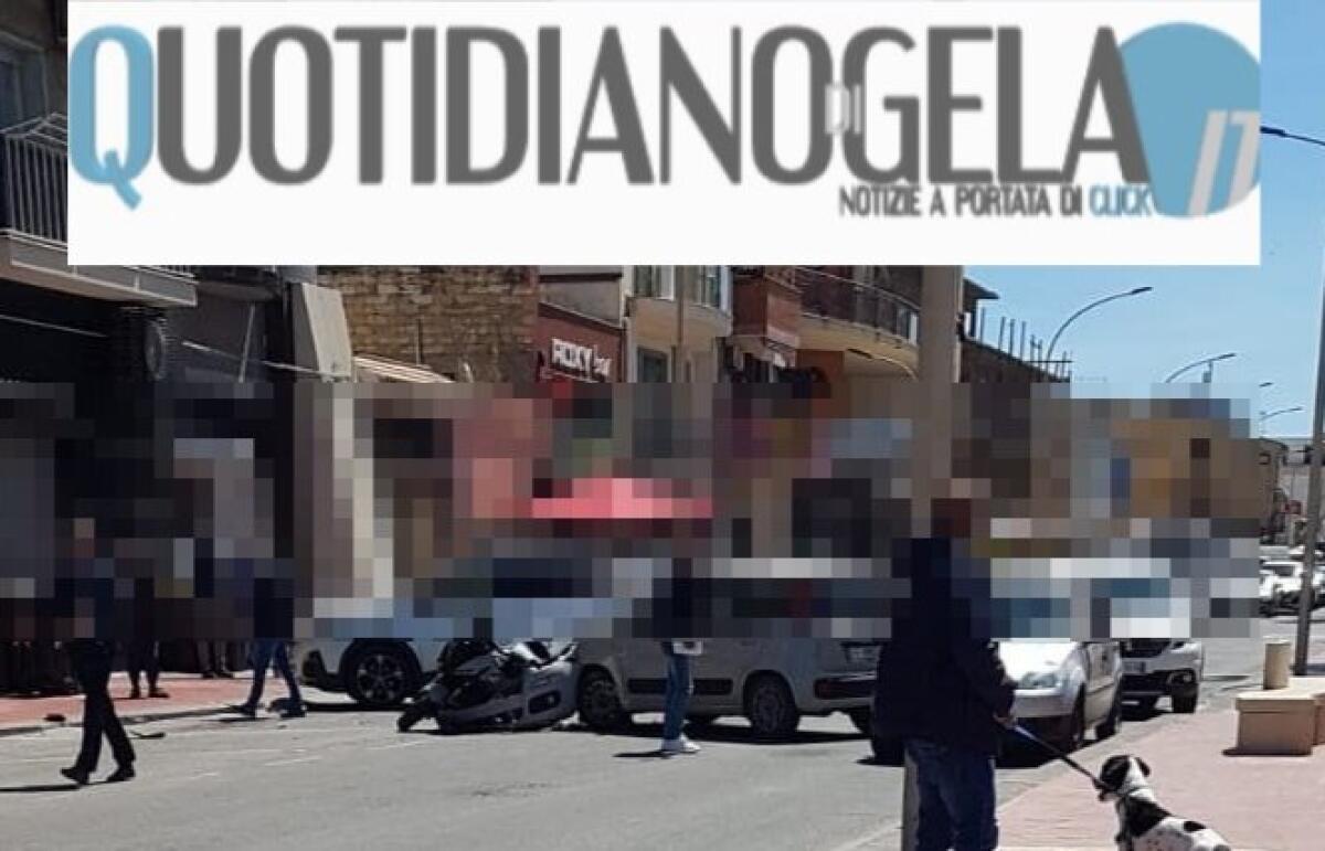 Scontro sul lungomare, impatto tra un'auto e una moto - 