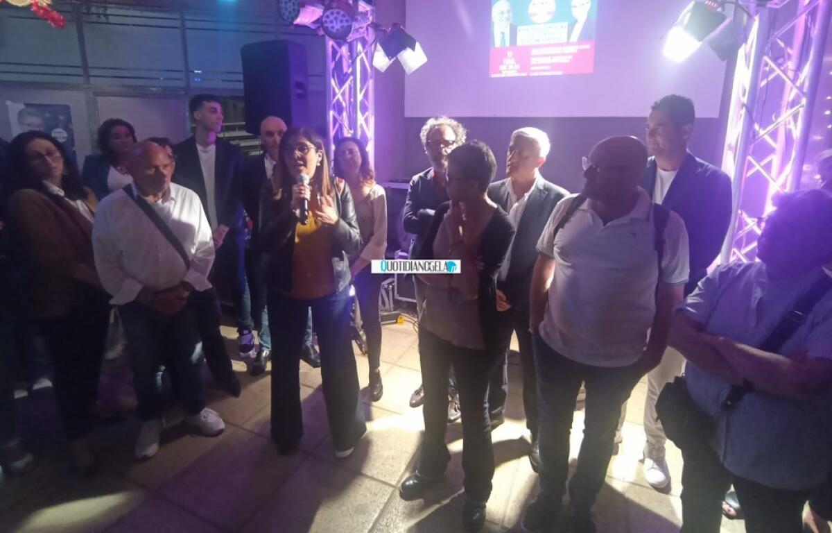 L'esordio della lista M5S, sempre più stretto il rapporto politico con Di Stefano - 