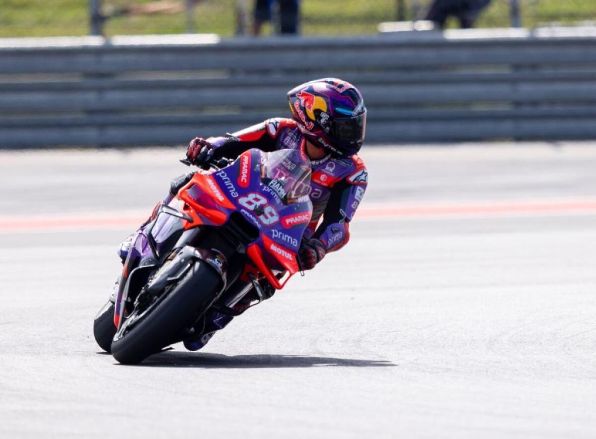 Martin vince la sprint race di Le Mans, ritiro per Bagnaia - 