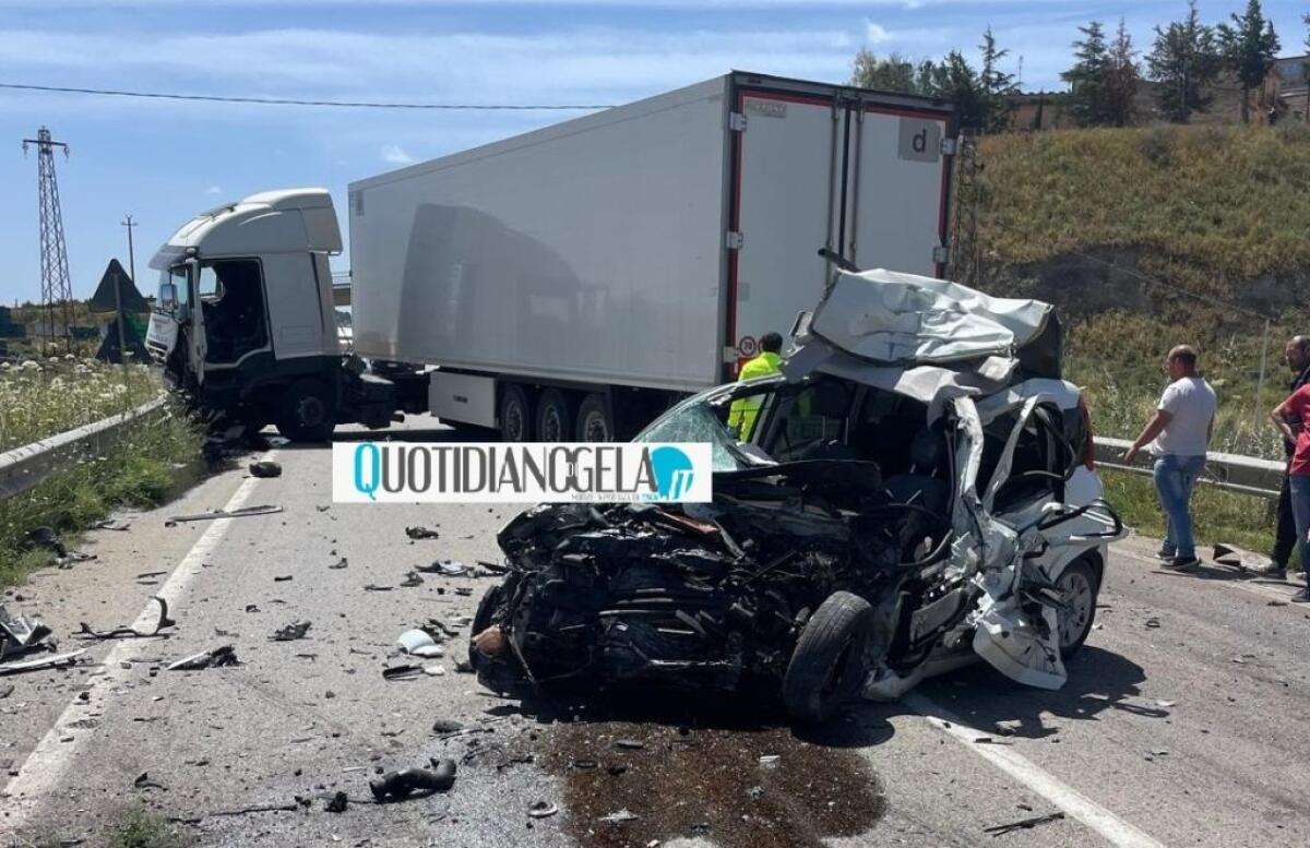 Ancora sangue sull'asfalto, un morto dopo lo scontro tra una Fiat Panda e autoarticolato -