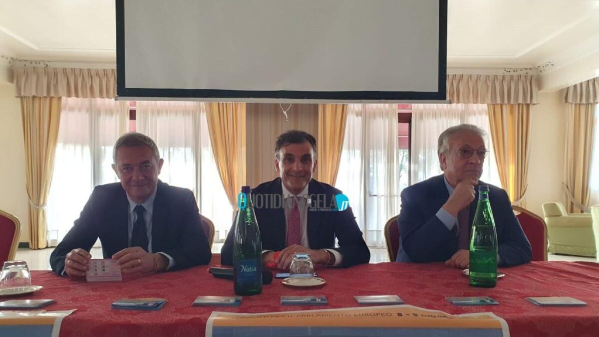 Europee, FI si schiera con Tamajo: l'ingegnere Cosentino alla convention dell'assessore regionale - Tamajo, Mancuso e Cardinale
