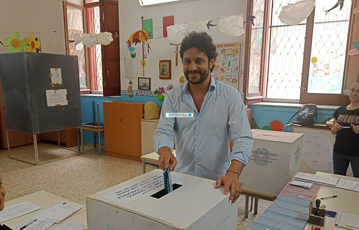 Scerra chiude il giro dei cinque sfidanti, ha votato a "Santa Maria di Gesù" - 