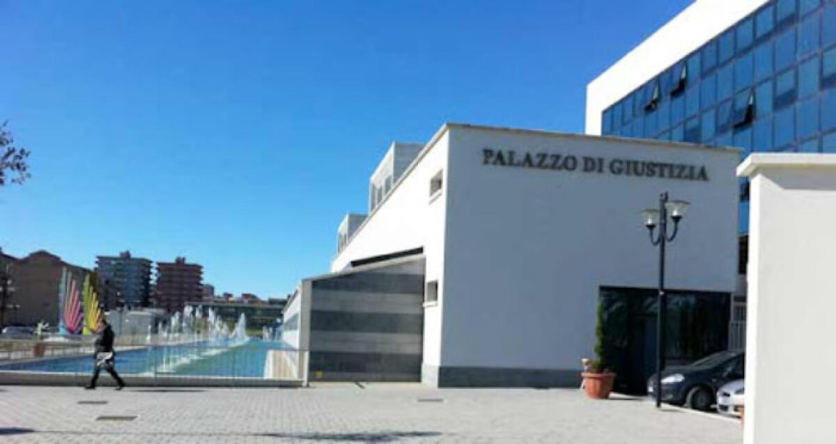 Perde una causa e diventa vittima di stalking. "Dammi 30mila euro o ti finisce male" - 