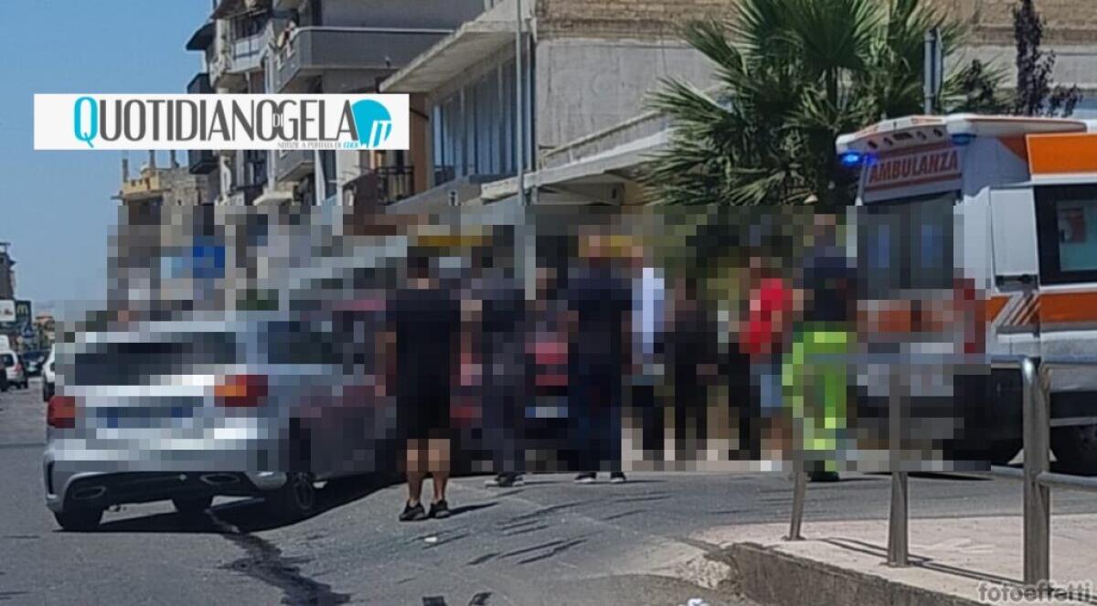 Impatto tra auto in via Venezia, intervenuti i soccorsi - 