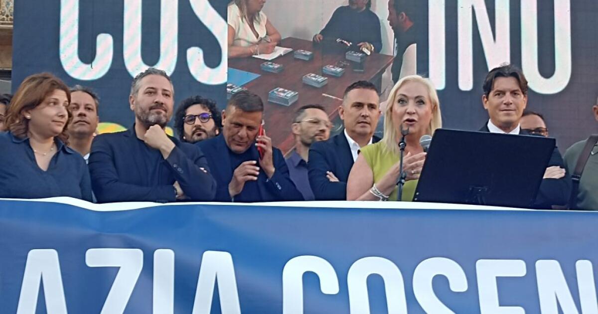 "Da noi nessuna lobby", Cosentino: "Di Stefano rincorre il potere, Scerra figlioccio della politica" -