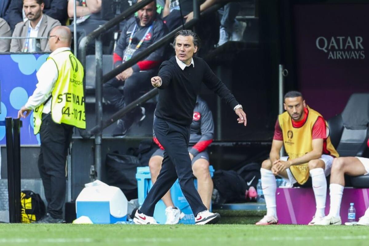 Repubblica Ceca-Turchia 1-2, Montella e i suoi avanti - 