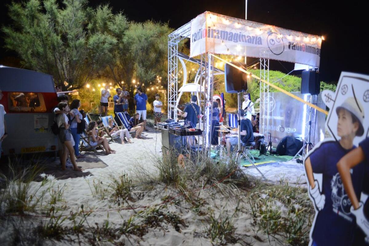 Radioimmaginaria racconta l’estate degli adolescenti sulle spiagge - 