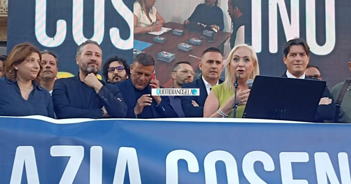 Cosentiniani alla prova della strategia, riunioni e contatti: intese o avanti senza accordi? -