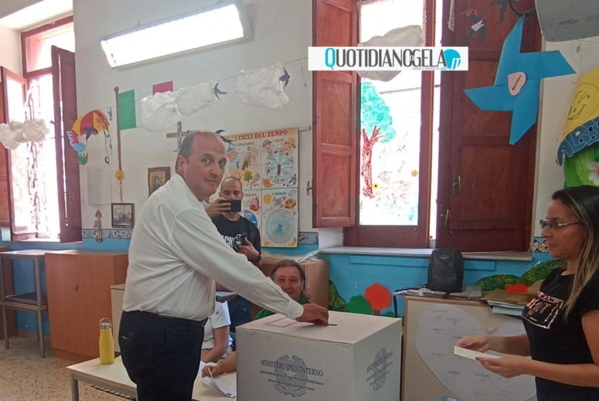 Franzone ha votato a "Santa Maria di Gesù": la sua è una corsa fuori dalla politica "ufficiale" - 