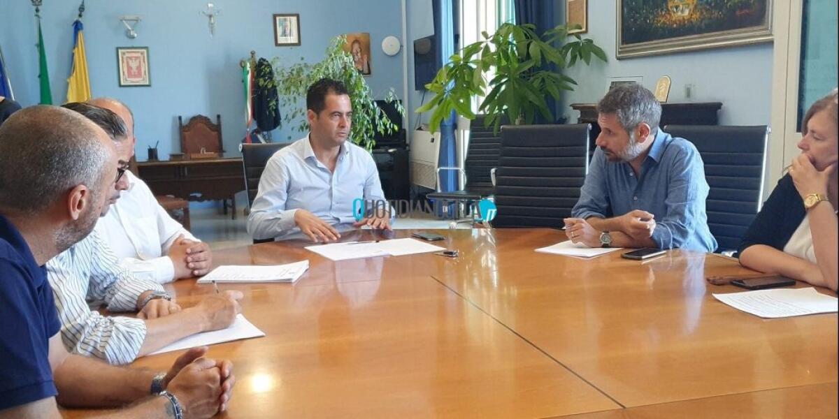 Progetti, finanziamenti e prospettive del territorio: confronto in giunta per dettare la linea - Una riunione di giunta