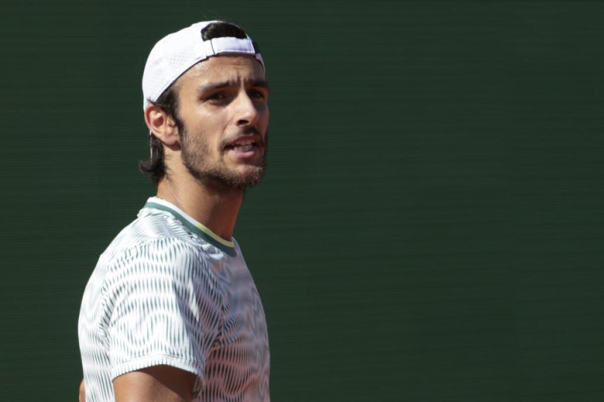 Musetti vince il derby di Wimbledon con Darderi, fuori Cobolli - 