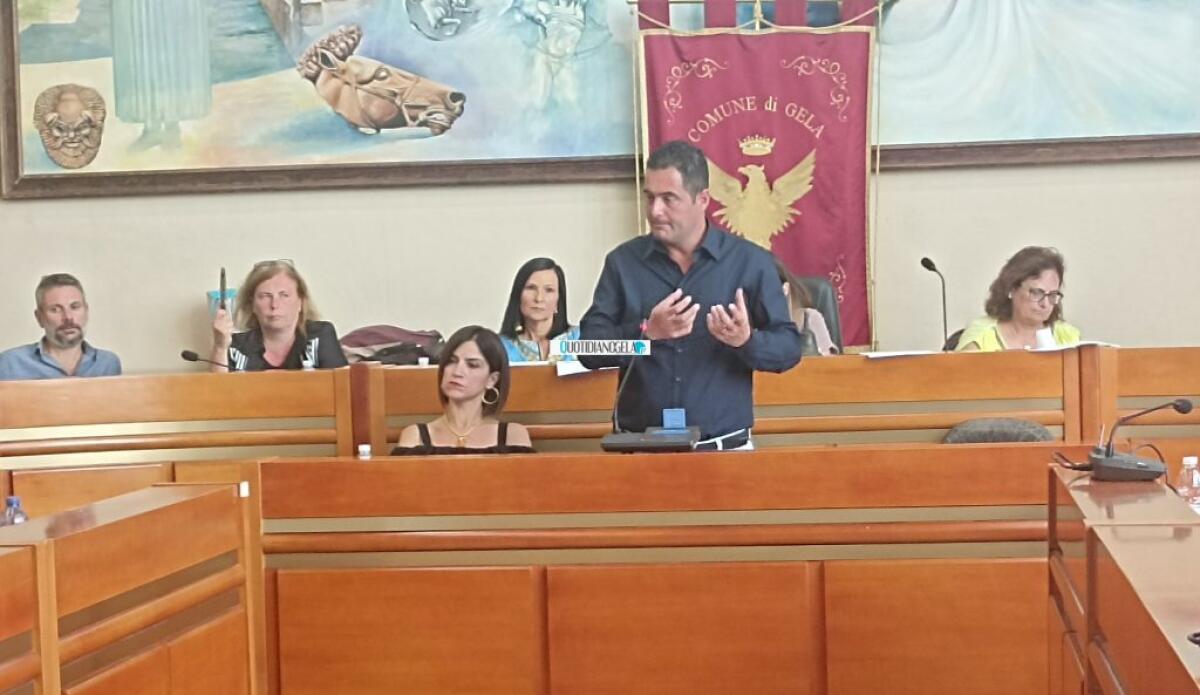 Tariffe Tari approvate, maggioranza con Di Stefano: "Vogliamo uscire dal dissesto prima possibile" - 