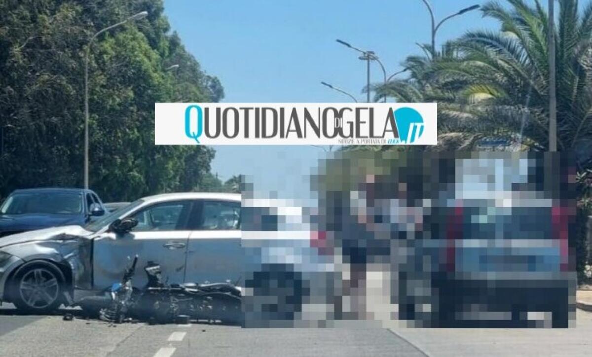 Schianto sul lungomare, impatto tra un'auto e una moto: c'è un ferito - 
