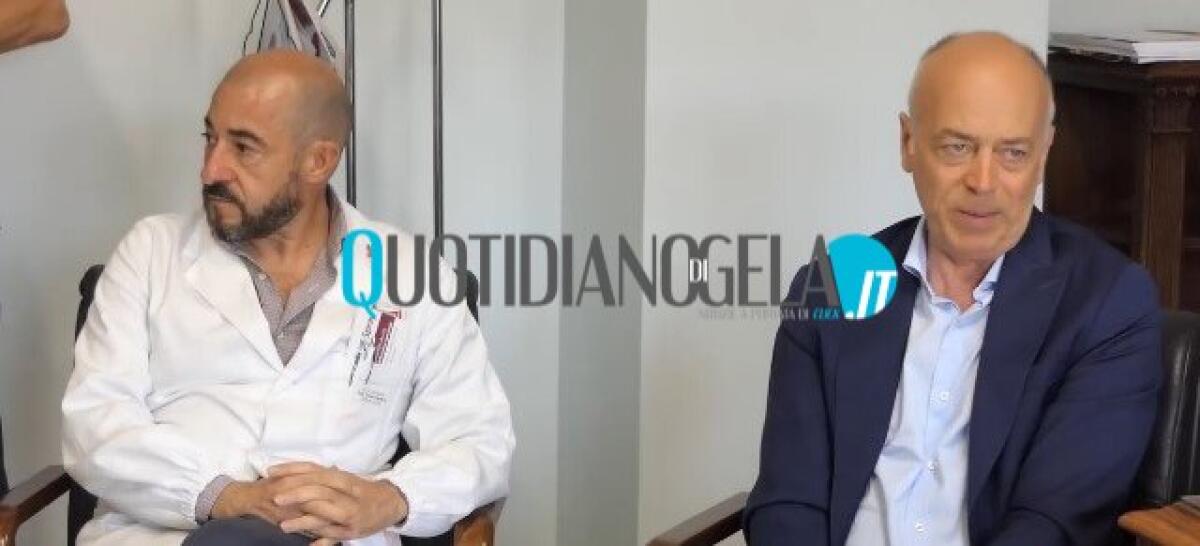 Sanità, senatori M5s in ospedale: servizi da implementare, confronto con manager - Il direttroe sanitario Cirrone Cipolla e il senatore Lorefice