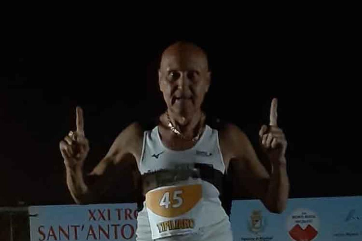 Zito ottiene anche il record siciliano M70 nel miglio inglese: "Vogliamo una pista in città" - Nella foto in alto: L'atleta Francesco Zito a Nicolosi.