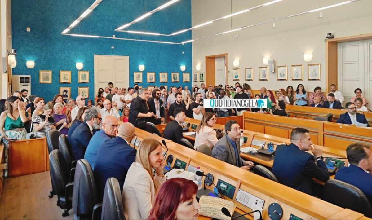 "Una nuova primavera per la città", distefaniani compatti: opposizione, "saremo costruttivi" - 