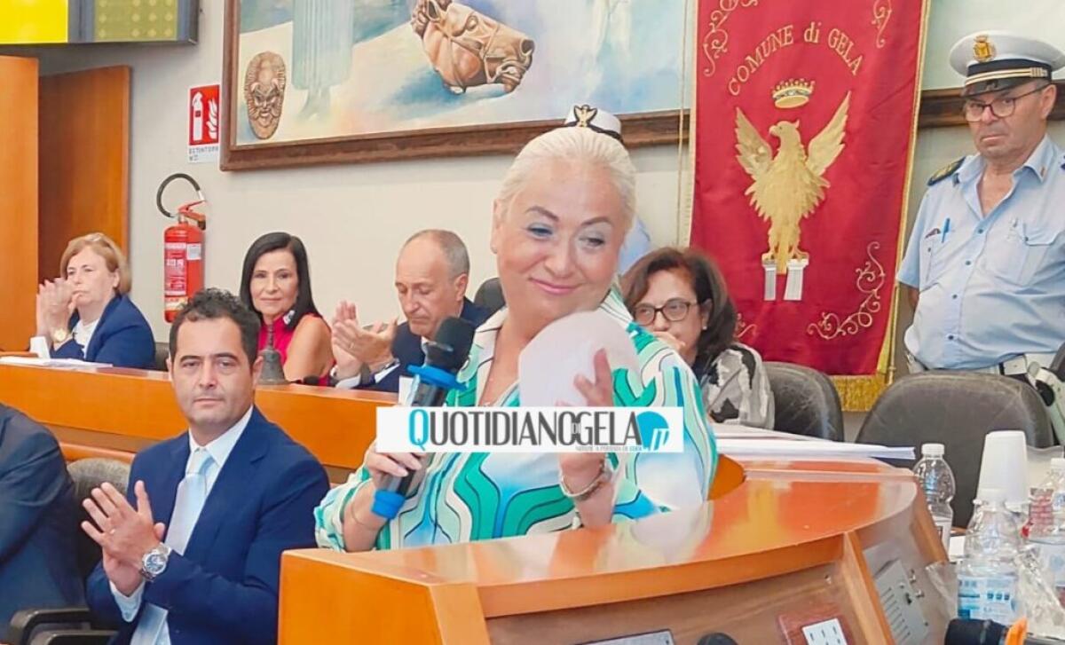 Incompatibilità Cosentino, atti trasmessi a tutti i consiglieri: caso sollevato da "PeR" -