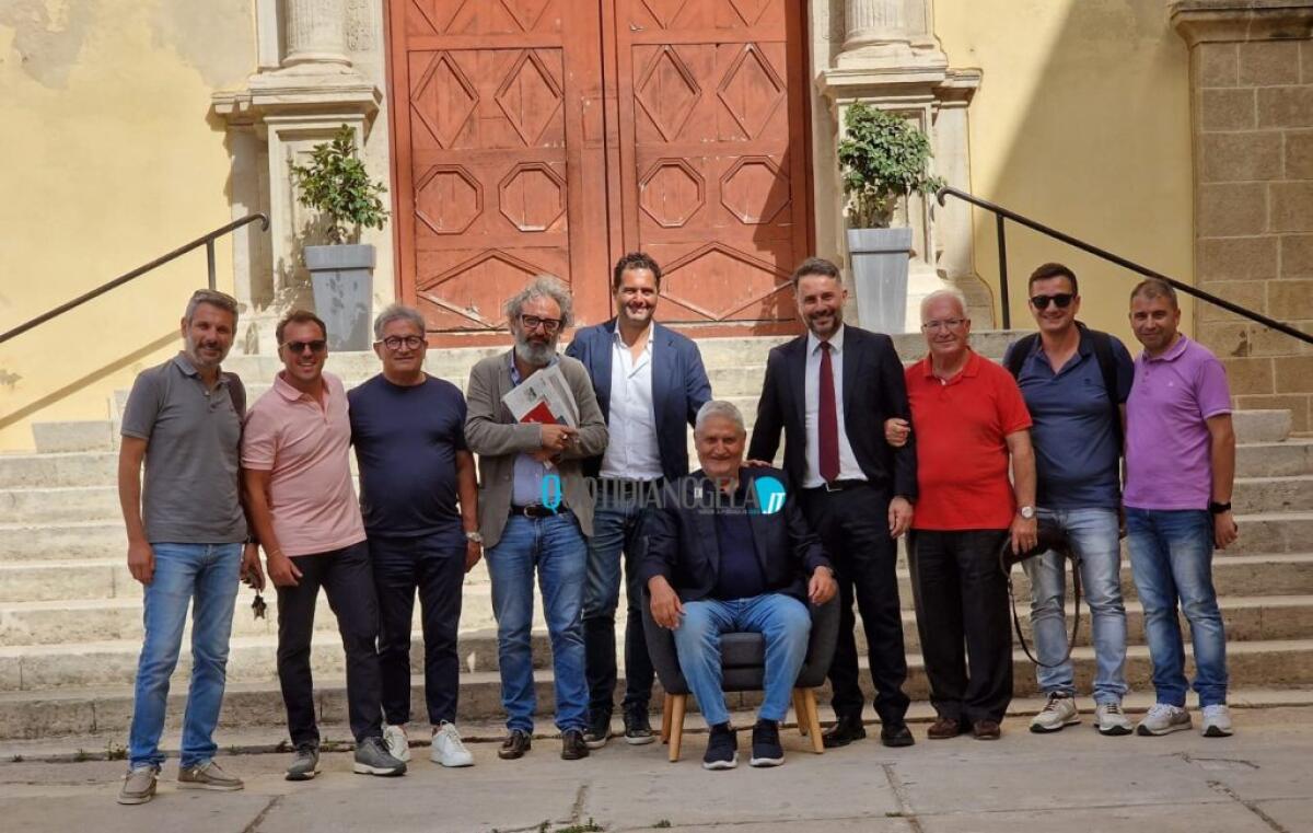 Distefaniani tra contatti e riunioni interne: accordo possibile, asse Pd-M5s a garanzia - I riferimenti dei gruppi di maggioranza insieme al sindaco Di Stefano e al parlamentare Ars Di Paola