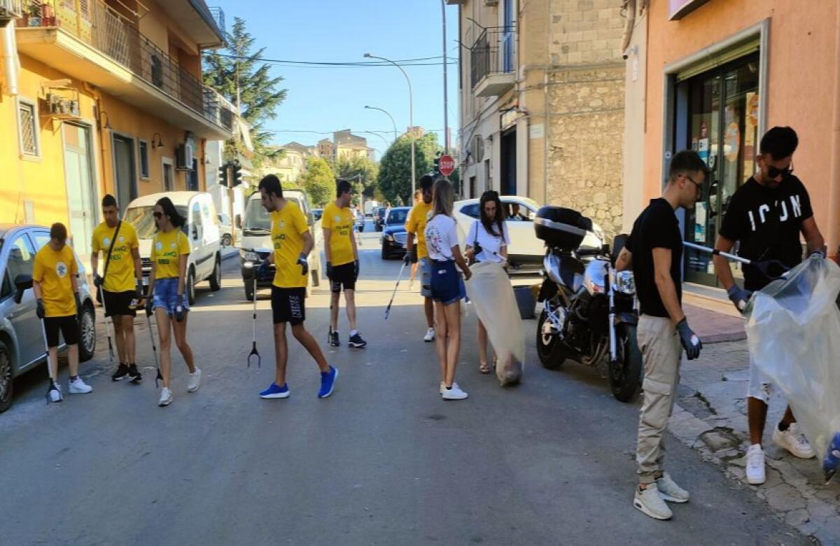 "Puliamo la città", iniziativa a Riesi: "Sarà svolta in tutti i Comuni della Srr" -