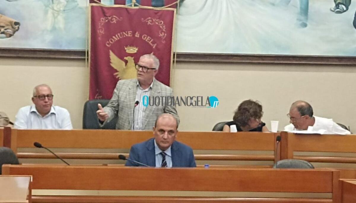 Unione Comuni, fondi a rischio? Nuova seduta con i sindaci: equilibri politici da saldare - Il presidente Di Menza in aula