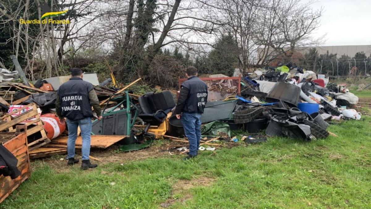 Sequestrate 3.100 tonnellate di rifiuti misti in Brianza, 4 denunciati -