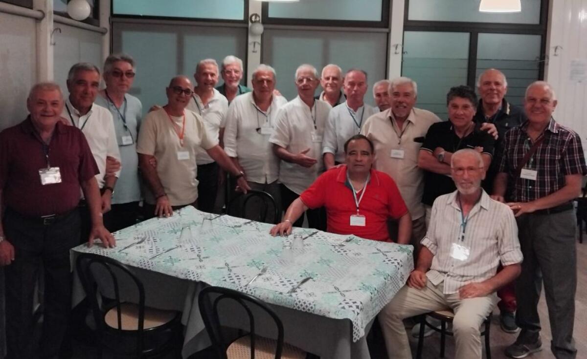 "I ragazzi del 1974" si rivedono a 50 anni dal diploma -