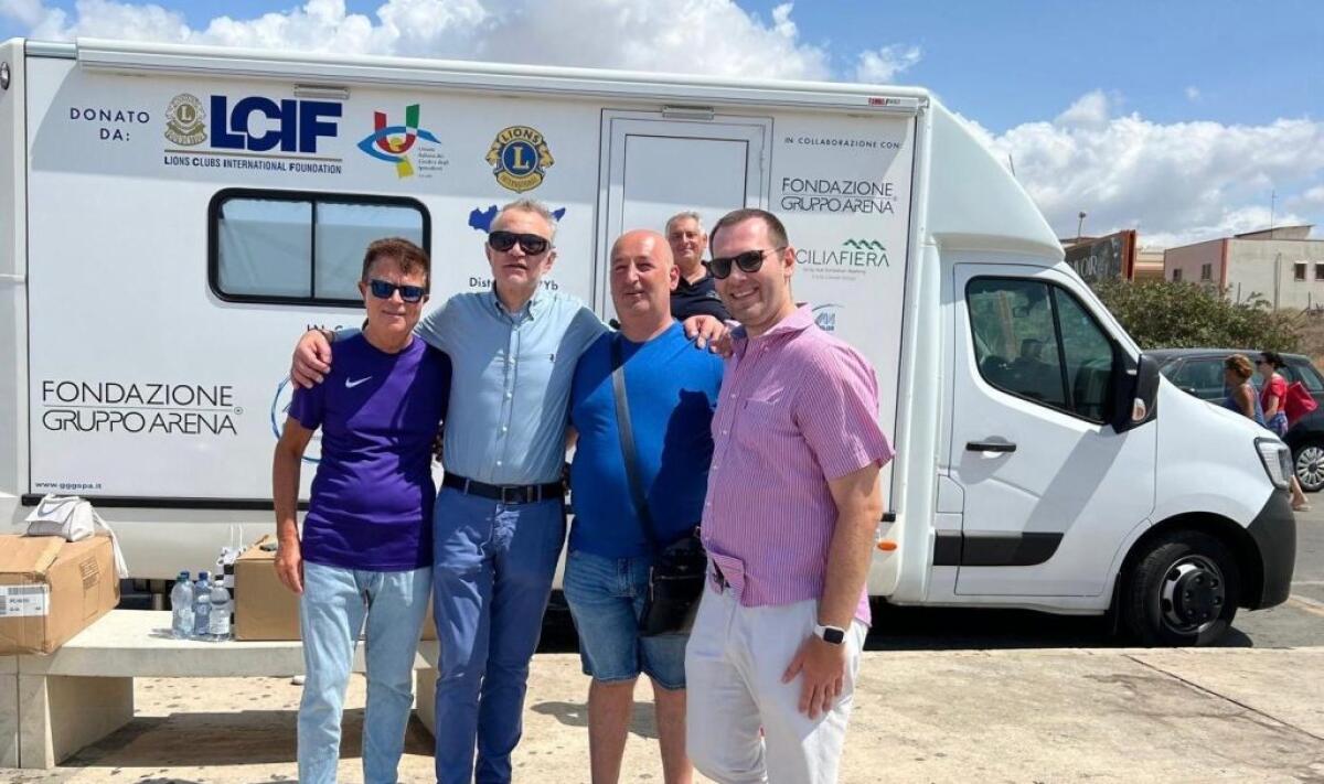 Prevenzione contro la cecità, il camper in città per le visite gratuite - 