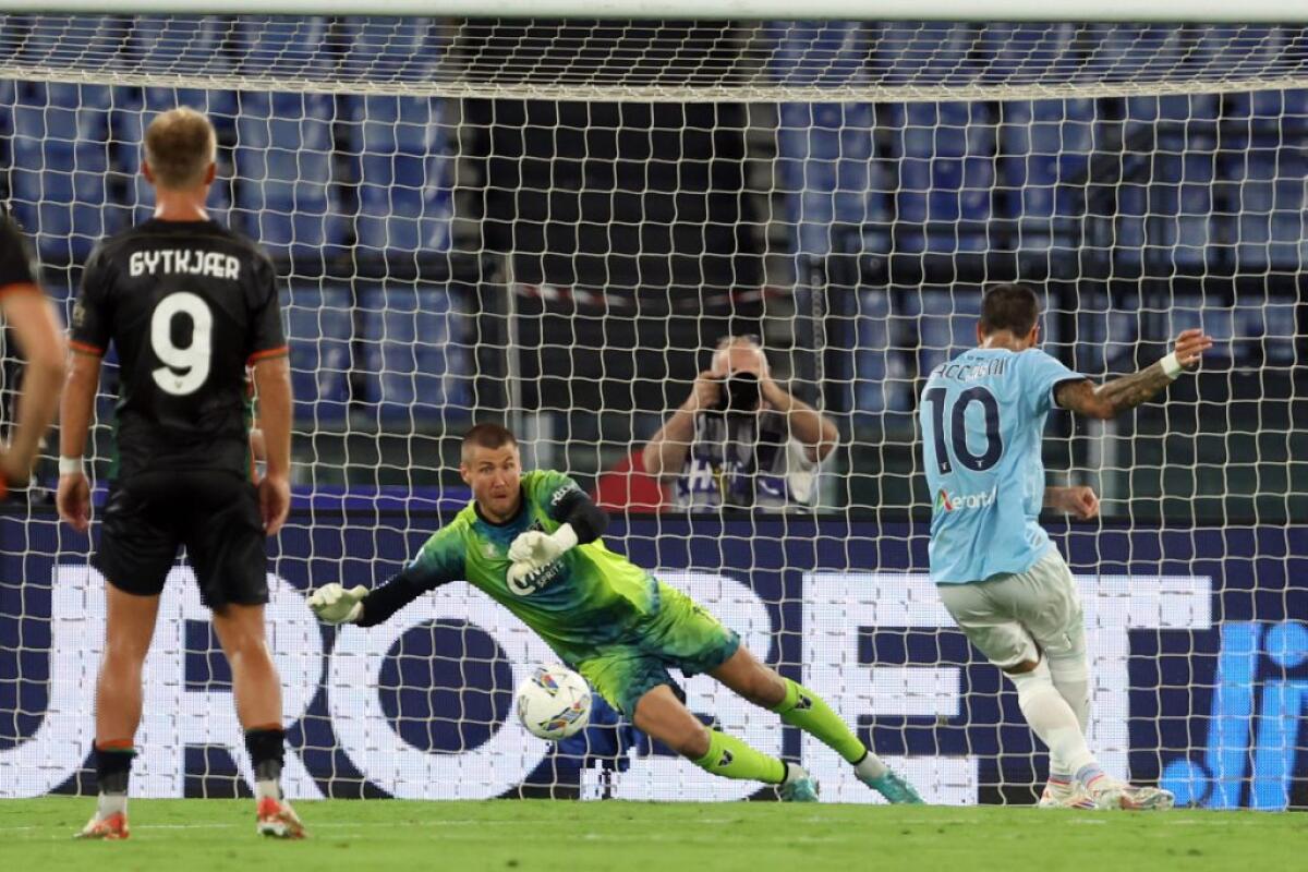 Andersen illude il Venezia, la Lazio si rialza e vince 3-1 -