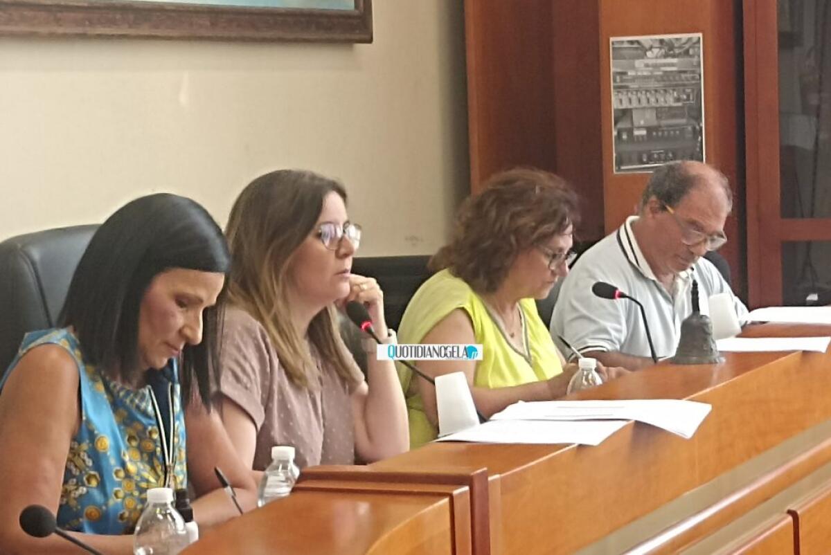 Variazioni bilancio in aula, maggioranza alla prova sia sui fondi Eni per il verde sia sul Pef -