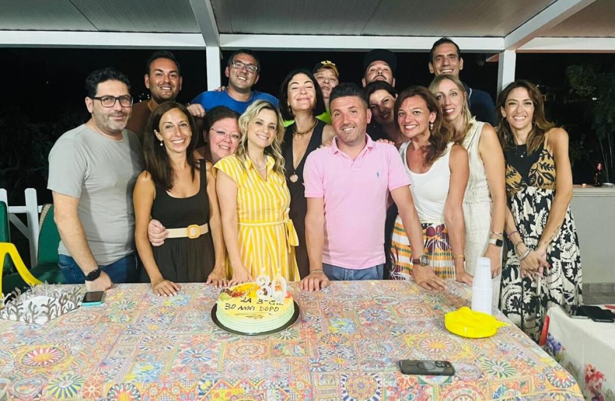 Trent'anni dopo la scuola media, rimpatriata per gli ex alunni della IIIC "Romagnoli" - 