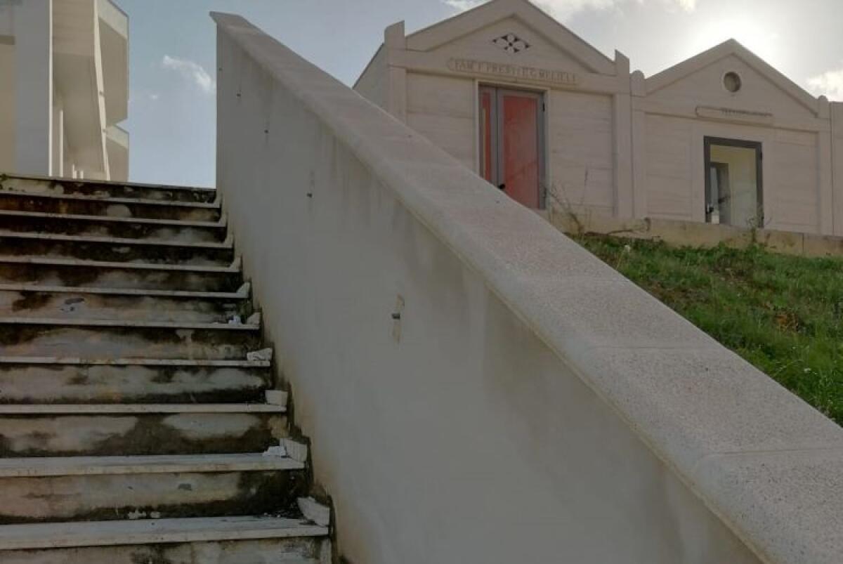 Caci, "a Farello con modifiche minime si possono ricavare altri 500 loculi" - Il cimitero Farello