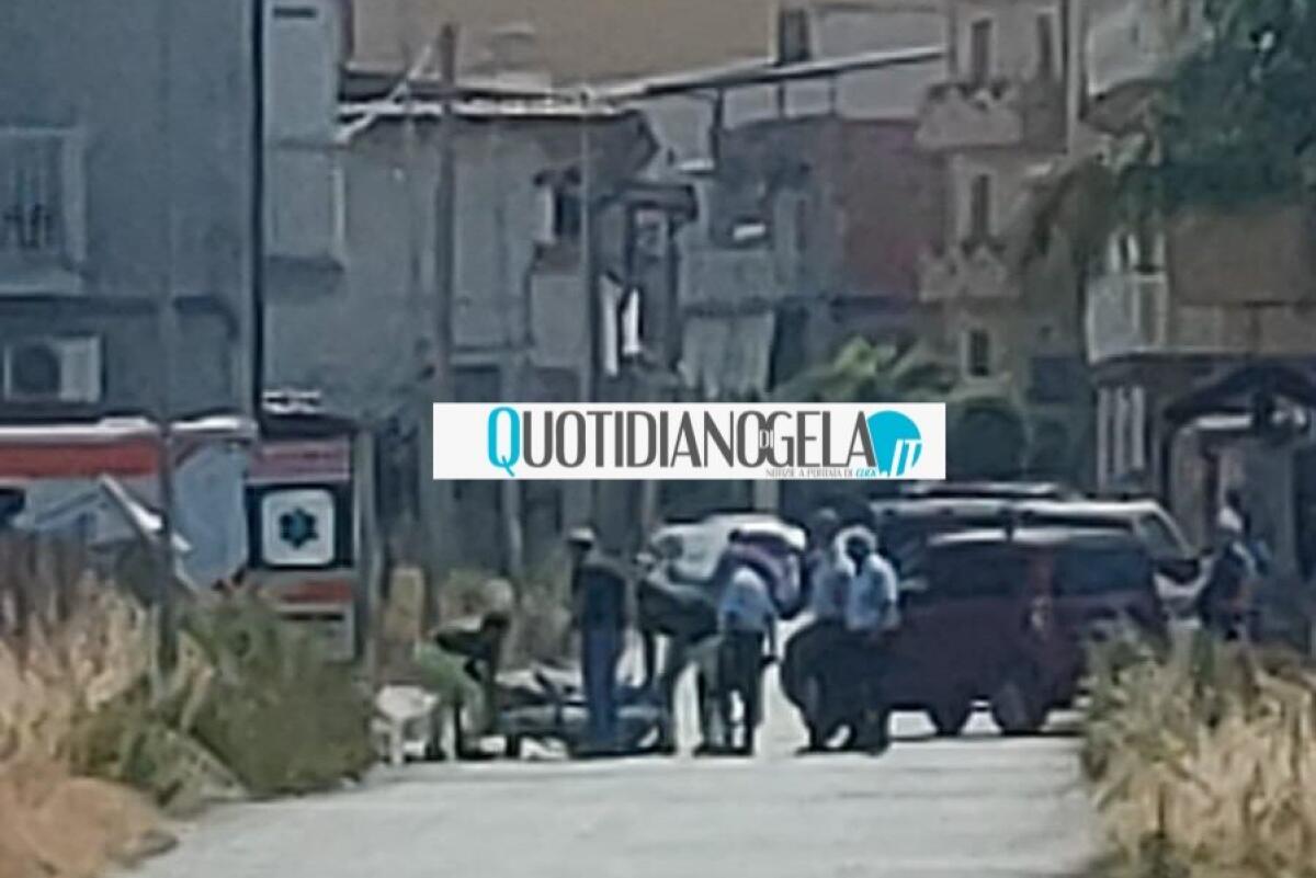 Scontro tra uno scooter e un'automobile: ci sono feriti nell'impatto di via Cassibile - 