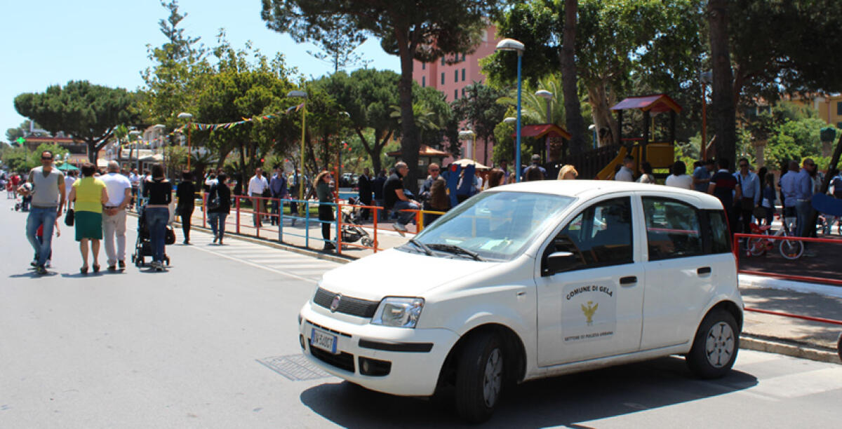 Viale Cortemaggiore, domeniche e festivi riprende la Ztl - 