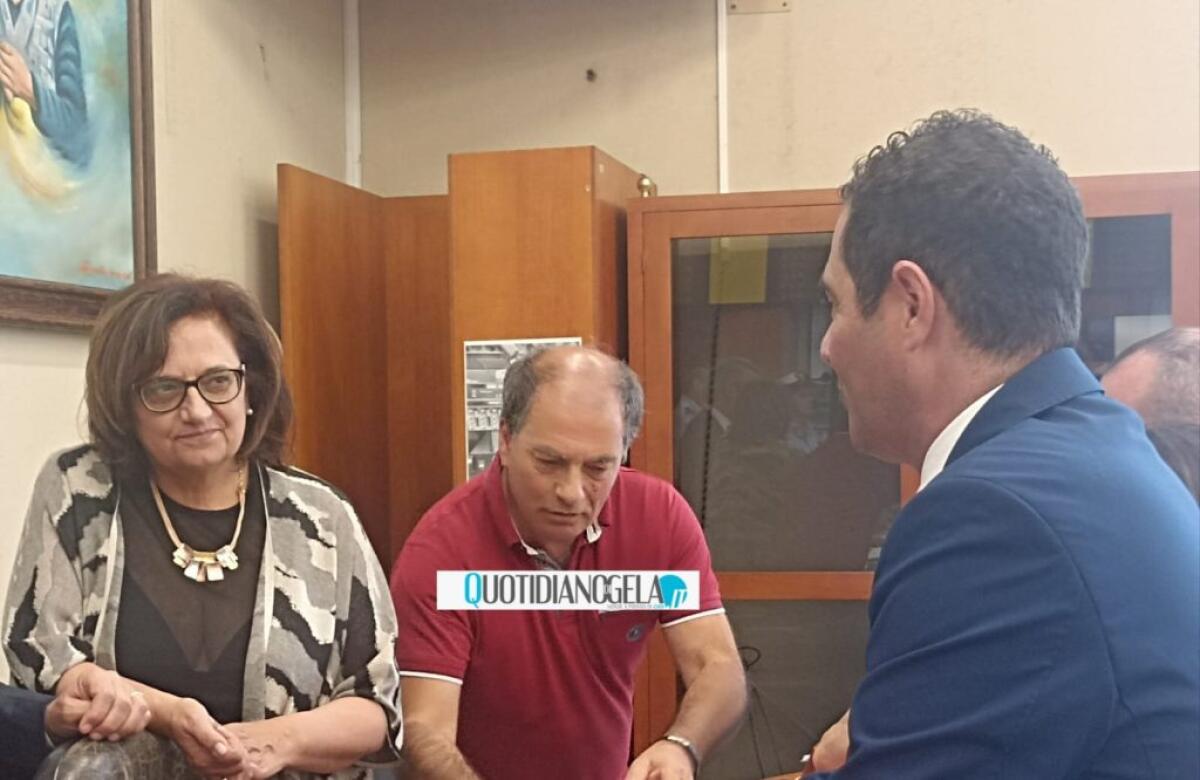 Dissesto, lunga riunione in municipio: "Riaccertamenti entro fine settembre, poi bozza bilancio" - Di Stefano e il segretario generale Ferro