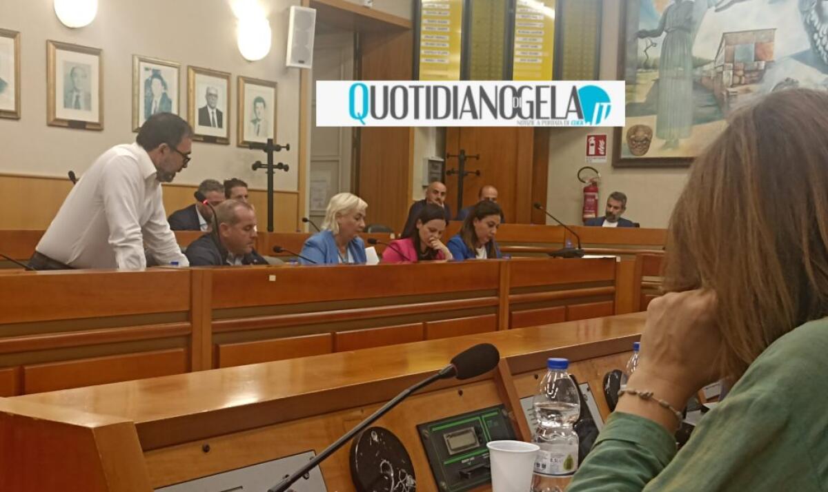 "Gravi inadempienze di Caltaqua e Siciliacque", opposizione: "Amministrazione non incide" - 