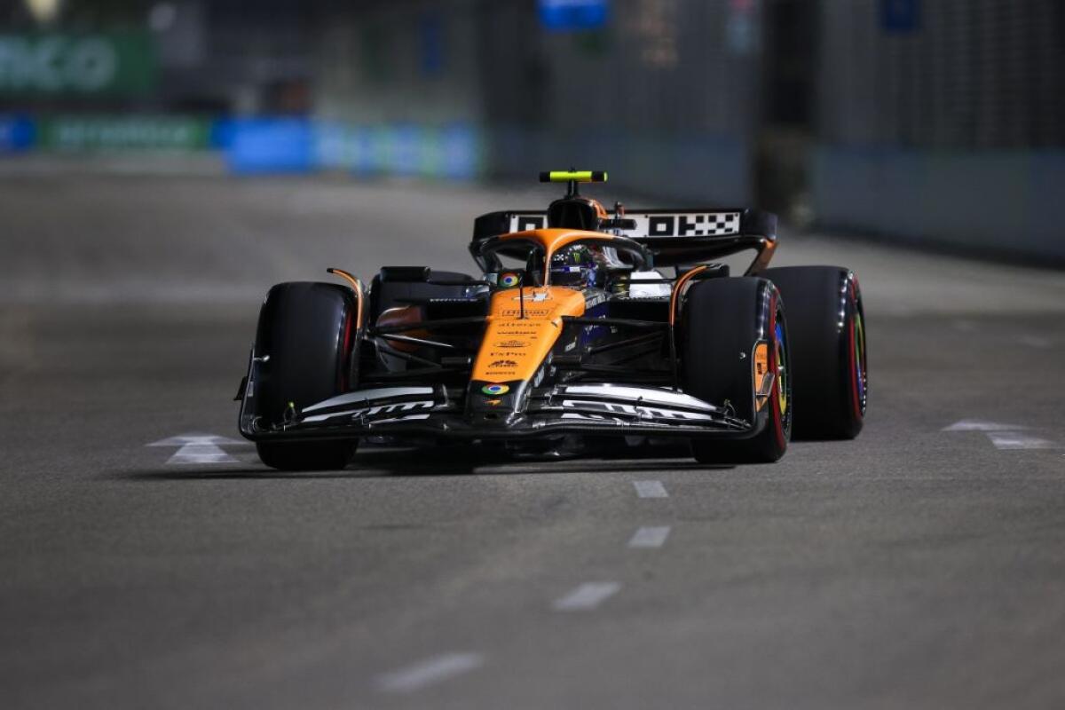 Norris in pole a Singapore, solo quinta fila per le due Ferrari - 