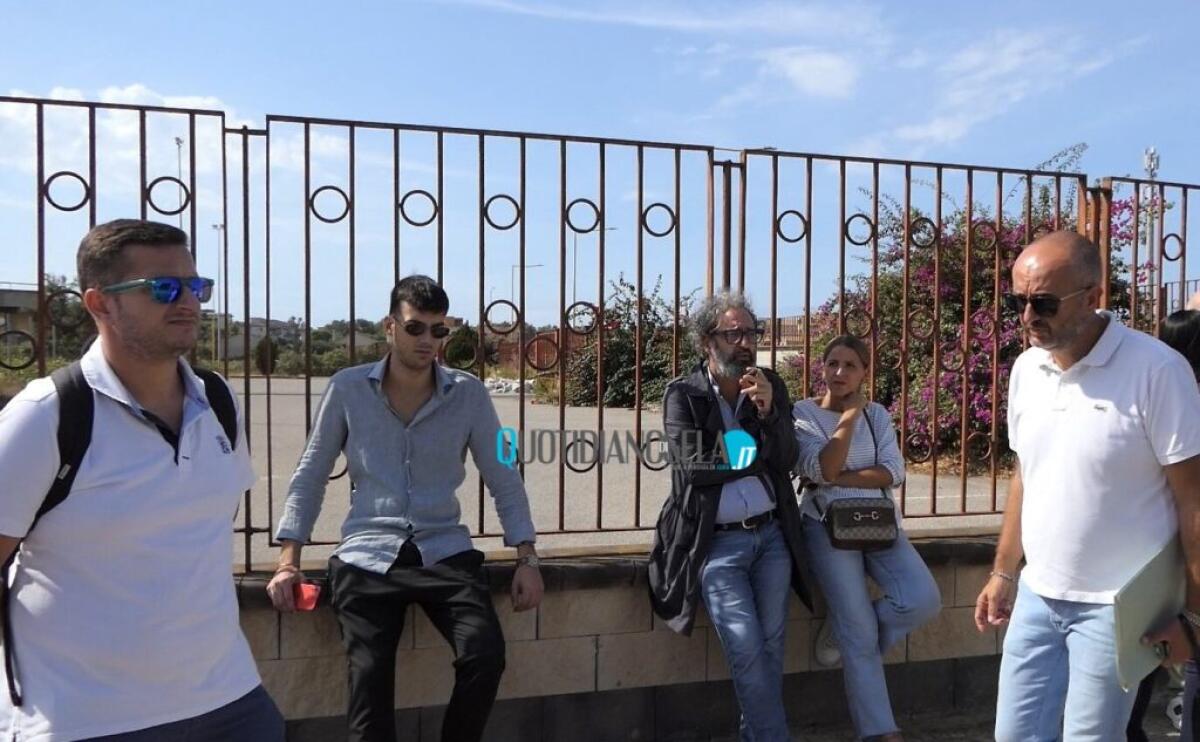 PalaCossiga, "danni ingenti": sopralluogo effettuato solo nel pomeriggio, servono lavori urgenti - I consiglieri delle commissioni davanti al PalaCossiga