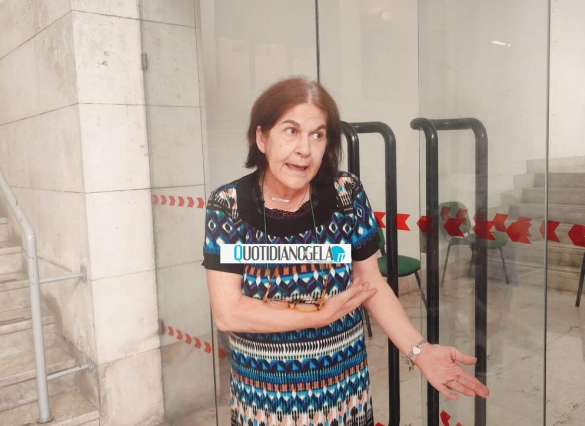 Alla materna di via Palazzi manca l'acqua, protesta in municipio della nonna di uno dei bambini - 