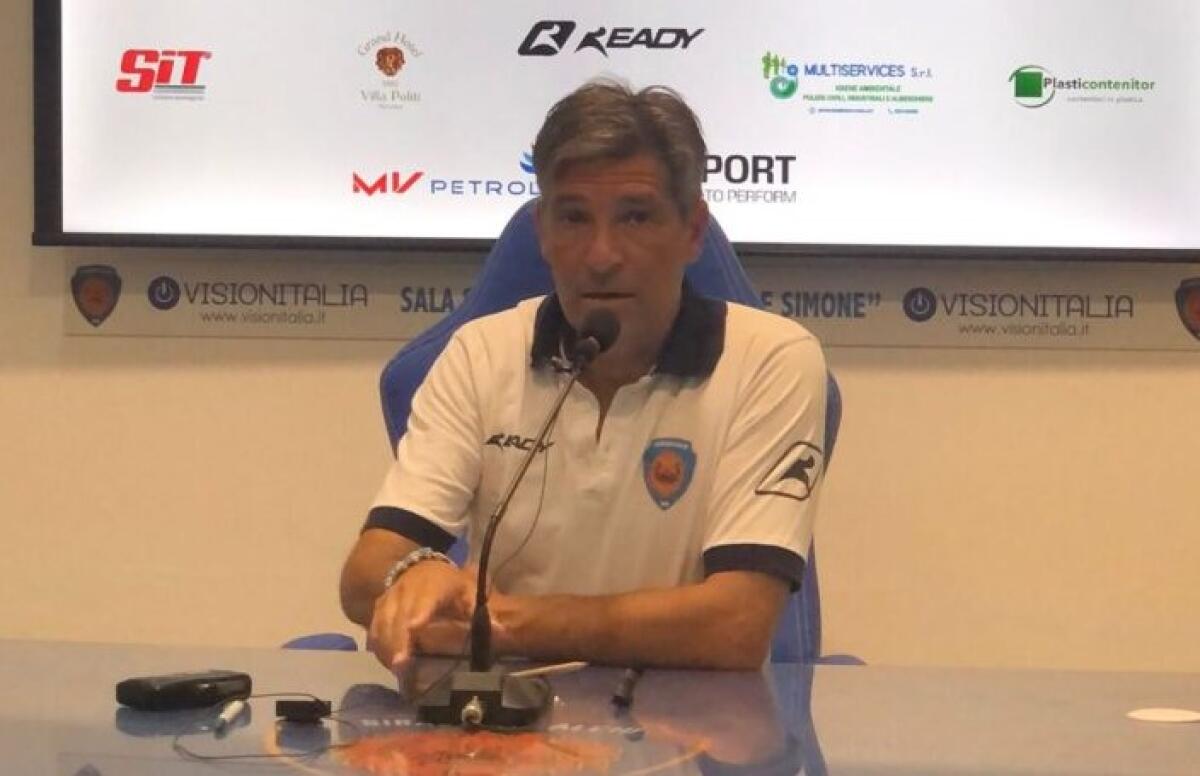 Pensabene è stato esonerato, Cacciola sta dirigendo l'allenamento del Gela - Gaspare Cacciola (foto Siracusa news) 