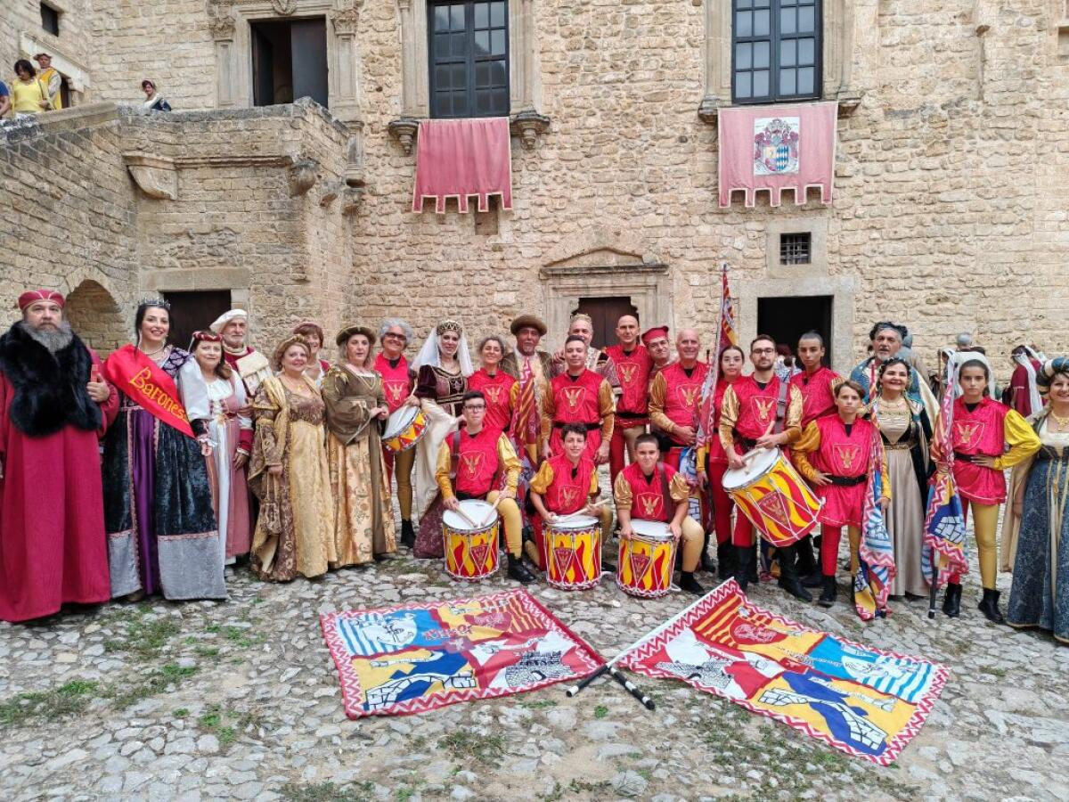 Gli Sbandieratori di Gela Incantano al Castello di Carini -